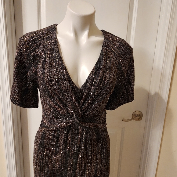 H Halston size 6 maxi evening dress with slit in the front - Picture 6 of 6